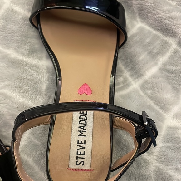Steve, madden girl sandals - Picture 7 of 8